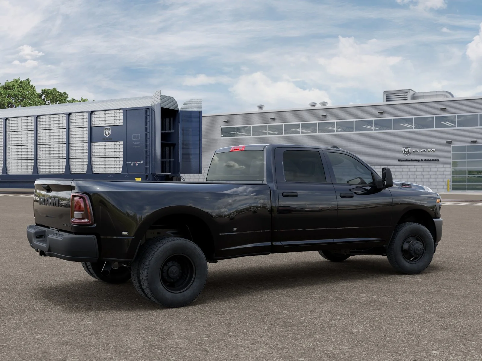 New 2026 Diamond Black Crystal Pearl-Coat Exterior Paint RAM TRADESMAN image 2