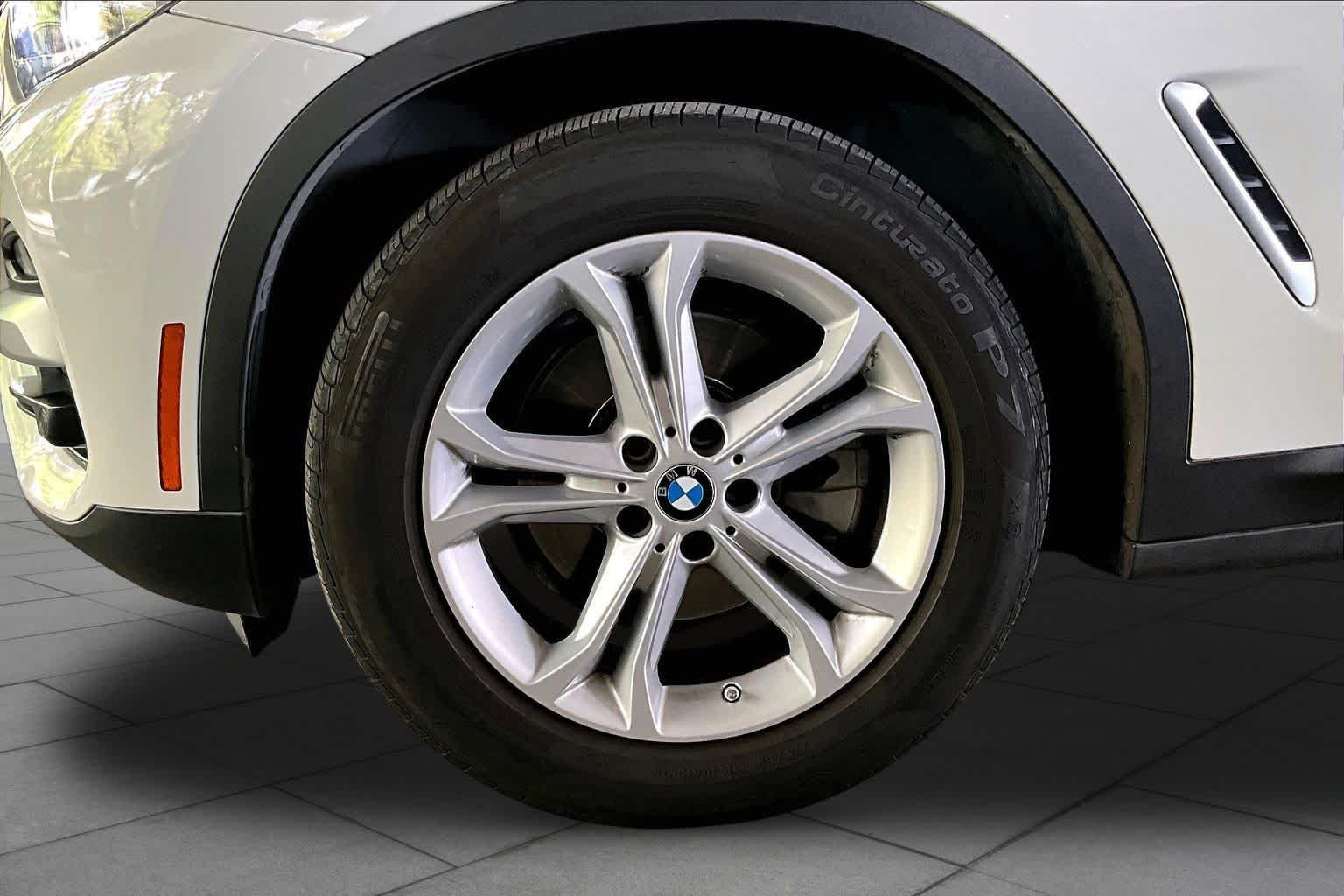 Used 2021 Alpine White BMW sDrive30i image 10