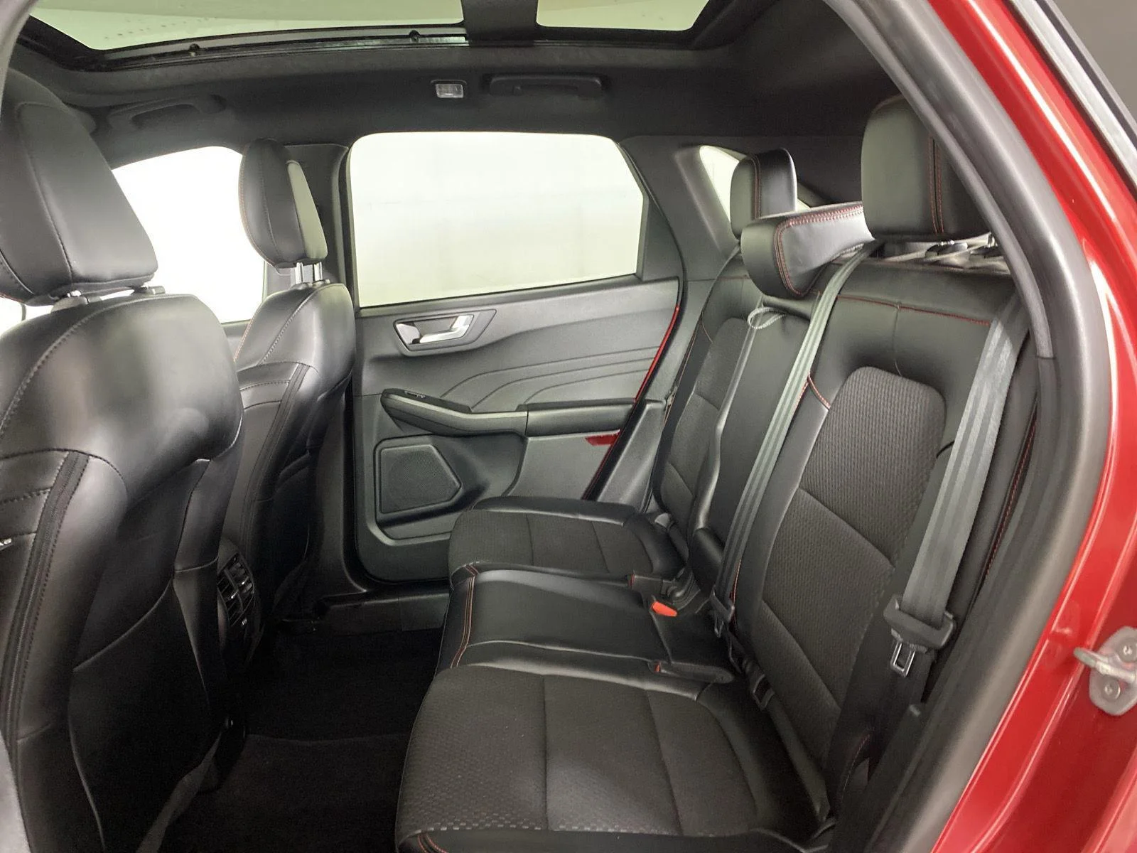 Used 2023 Rapid Red Metallic Tinted Clearcoat Ford ST-Line image 24