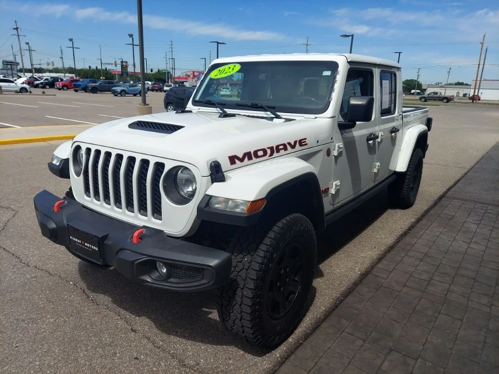 Used 2023 White Jeep Mojave image 3