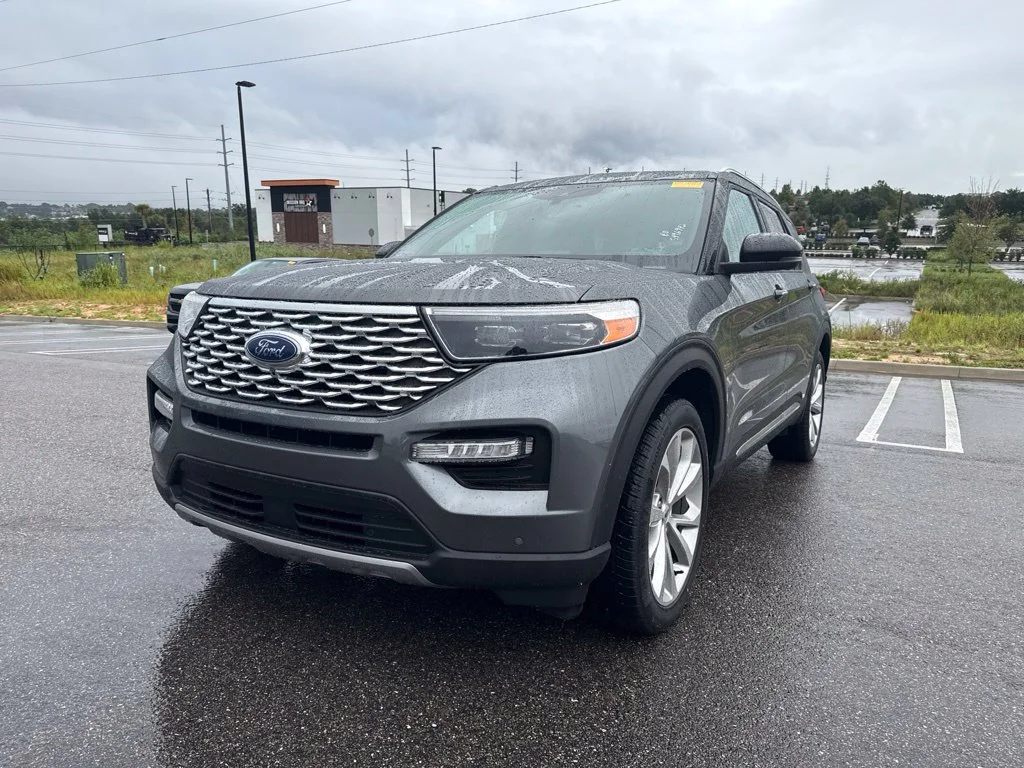 Used 2023 Gray Ford Platinum image 5