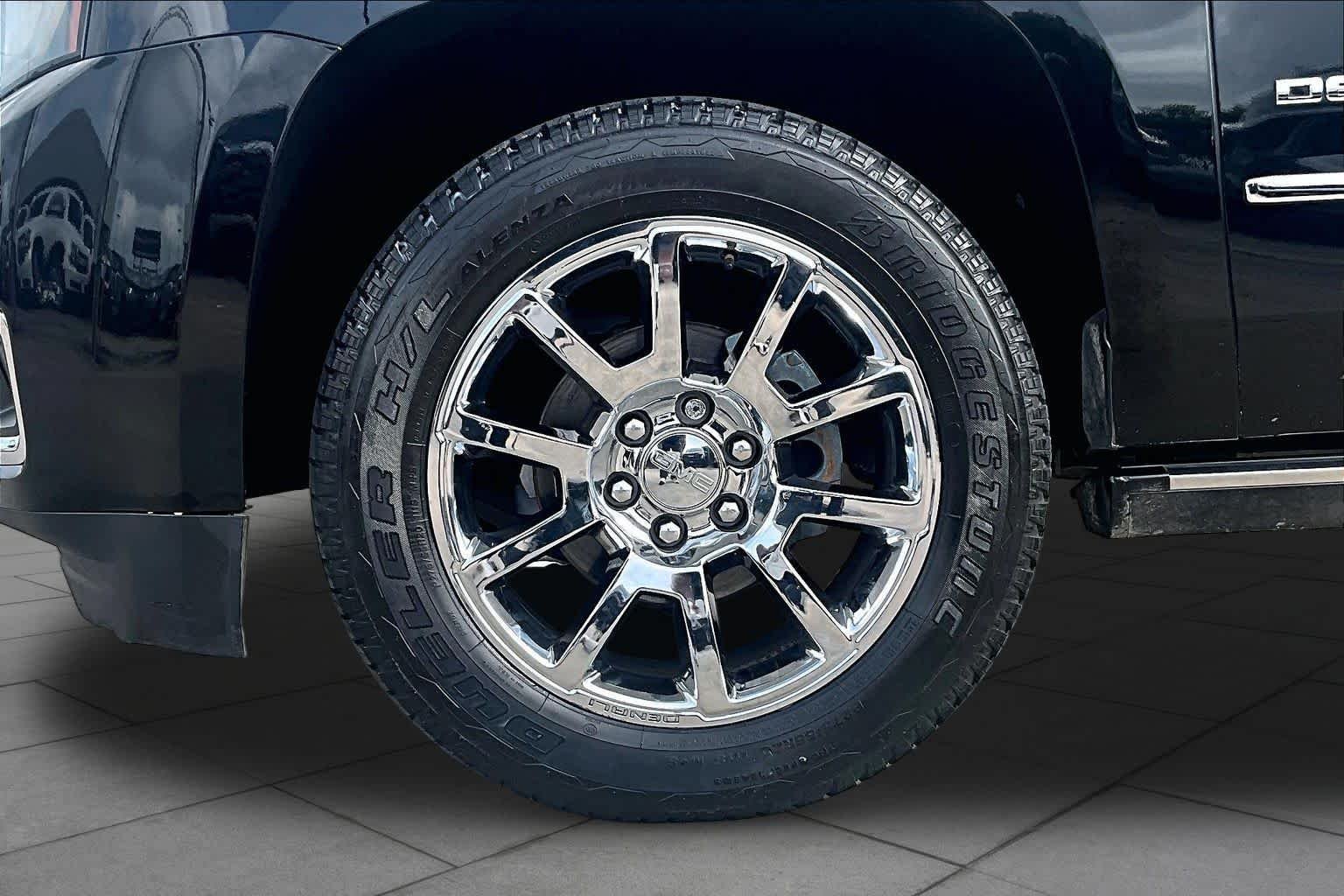 Used 2015 Onyx Black GMC Denali image 10