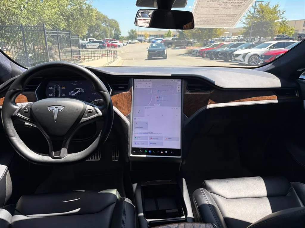 Used 2018  Tesla 75D image 32