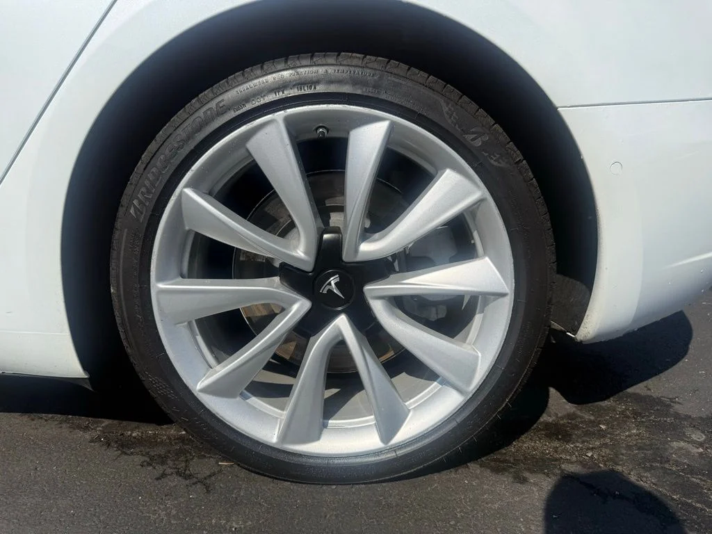 Used 2020 White Tesla Long Range image 32