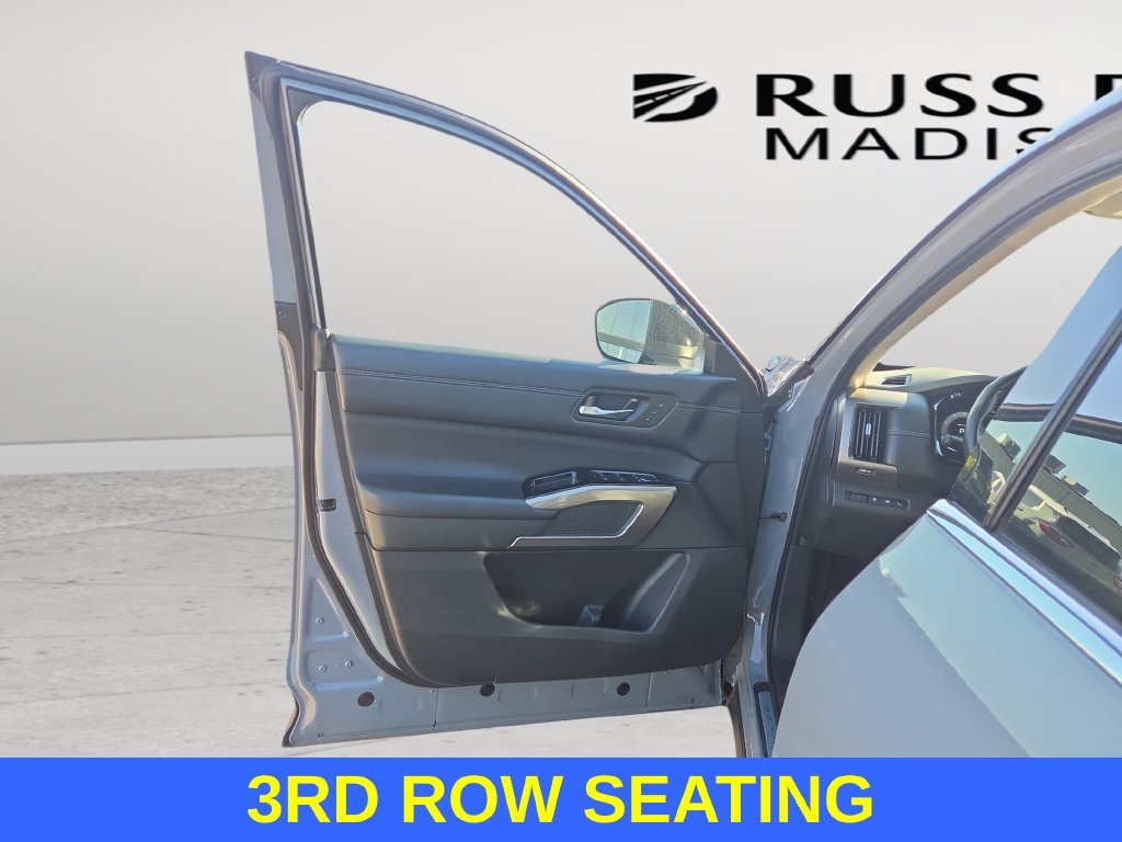 Used 2024 Gray Nissan Platinum image 24