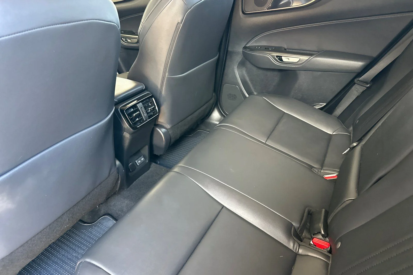 Used 2025 White Pearl Lexus 350h Base image 9