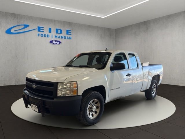 Used 2008 White Chevrolet Work Truck image 5