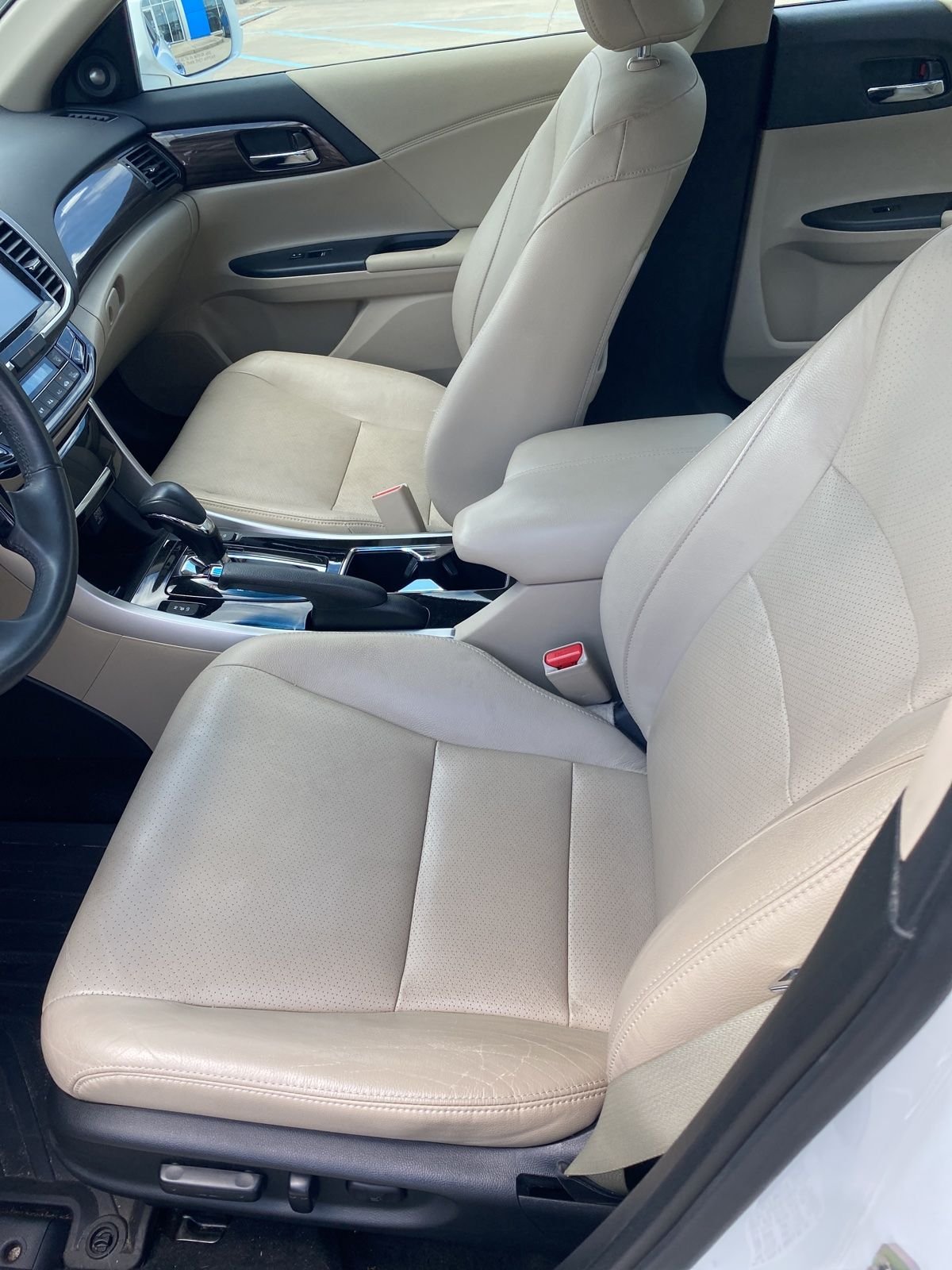 Used 2017 White Honda EX-L image 8