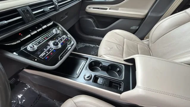 Used 2020 White Lincoln Reserve image 14