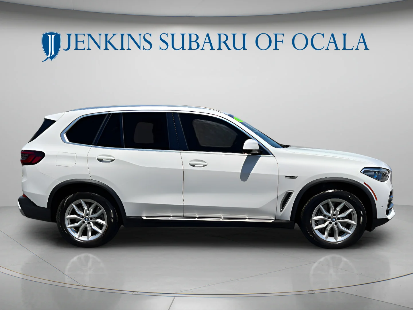 Used 2023 Alpine White BMW xDrive45e image 2