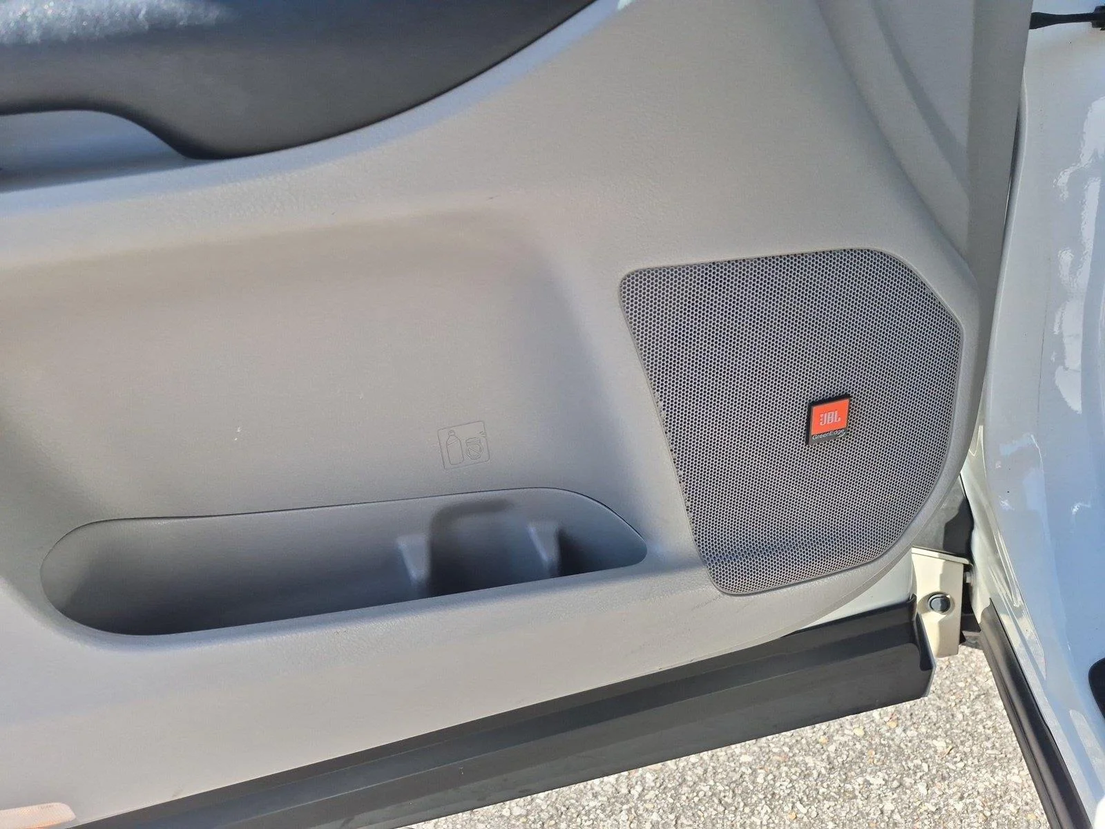 Used 2018 Blizzard Pearl Toyota Limited image 16