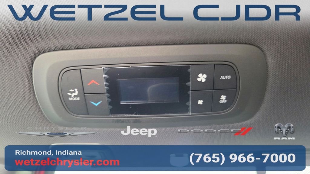 New 2027 Red Hot Pearl-Coat Exterior Paint Chrysler Limited image 35