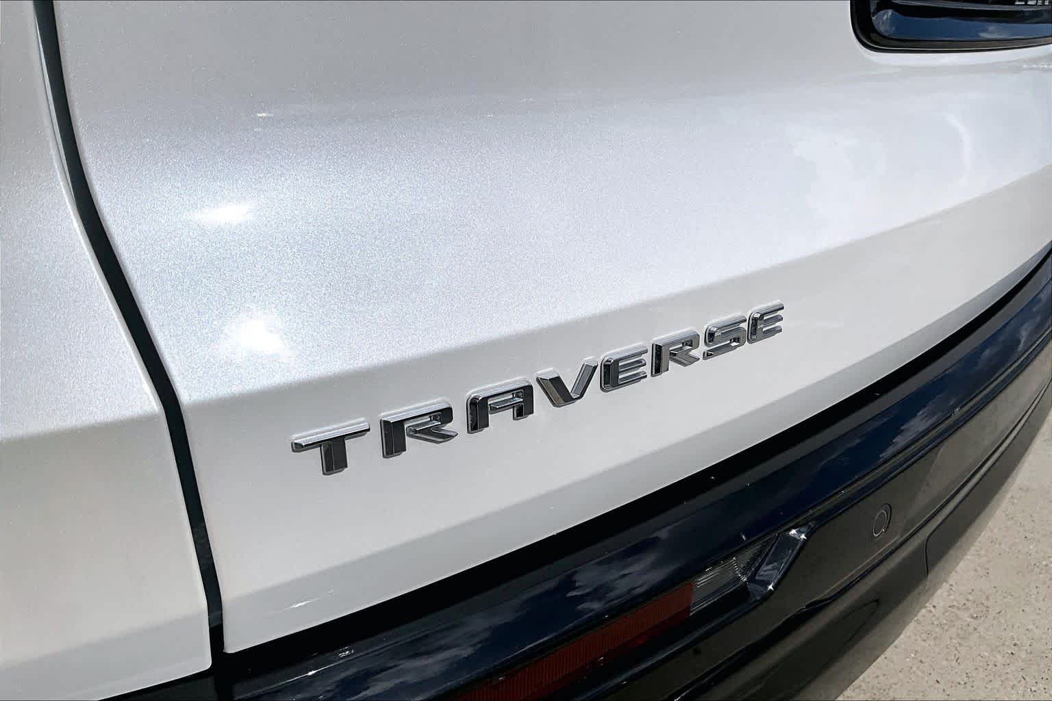 Used 2025 Iridescent Pearl Tricoat Chevrolet FWD High Country image 30