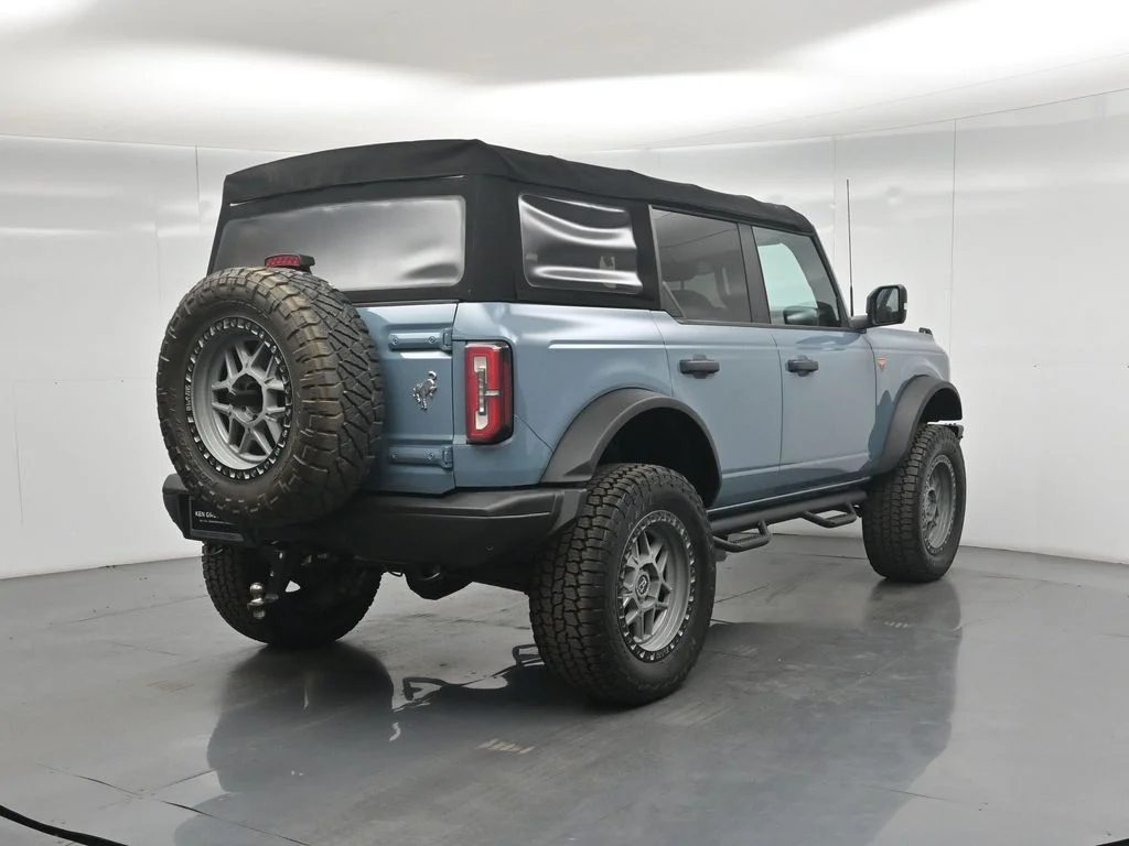 Used 2021 Blue Ford Badlands image 25