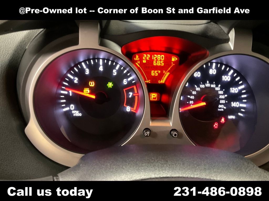 Used 2011 Red Nissan SL image 22