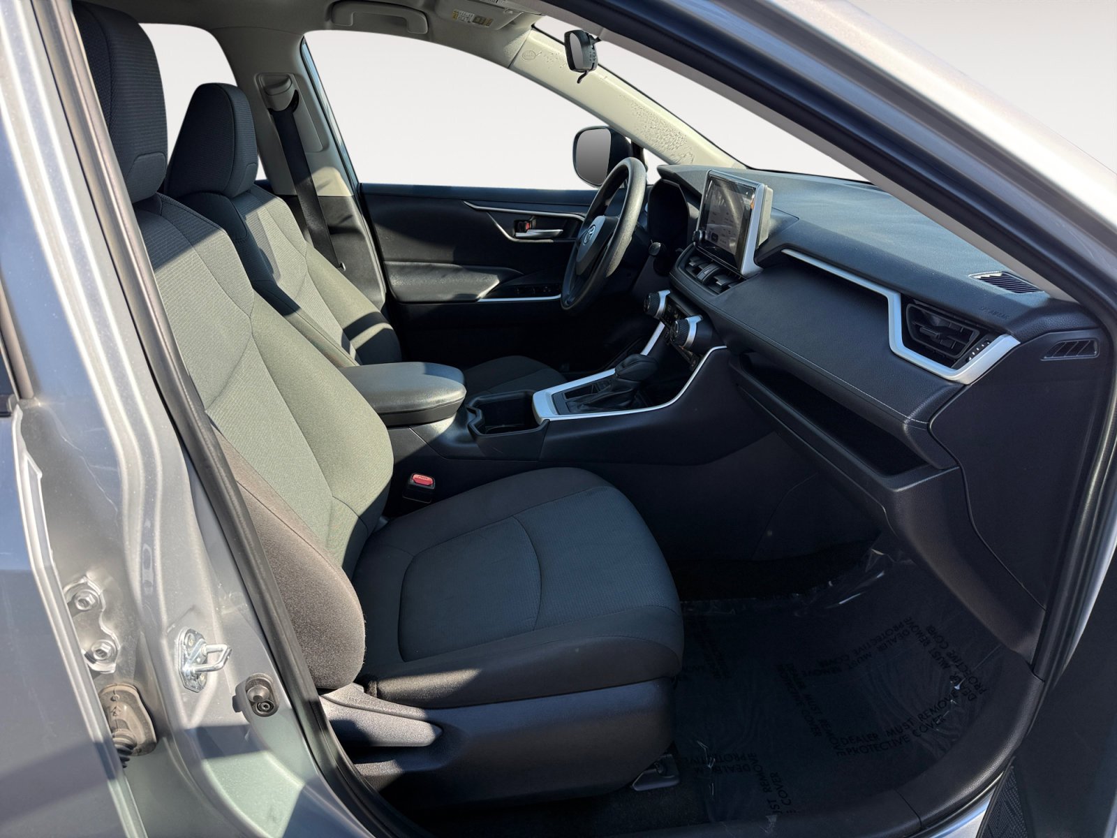 Used 2025 Silver Sky Metallic Toyota XLE image 19