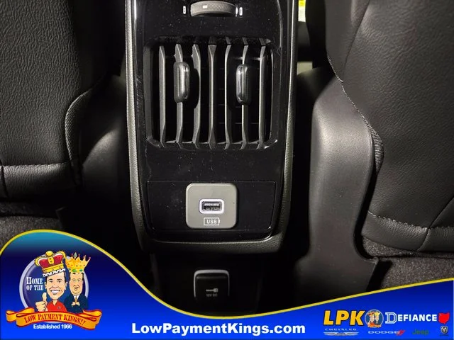 New 2026 Bright White Clear-Coat Exterior Paint Jeep Limited image 38