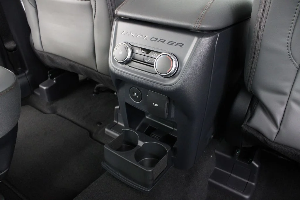 2026 Ford Explorer Active - Photo 17