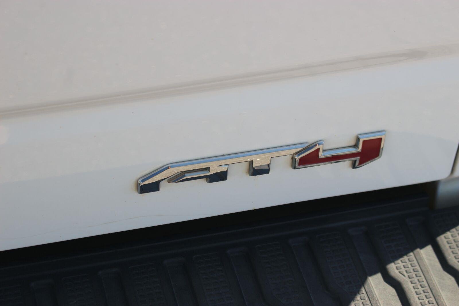 Used 2019 SUMMIT WHITE GMC AT4 image 11