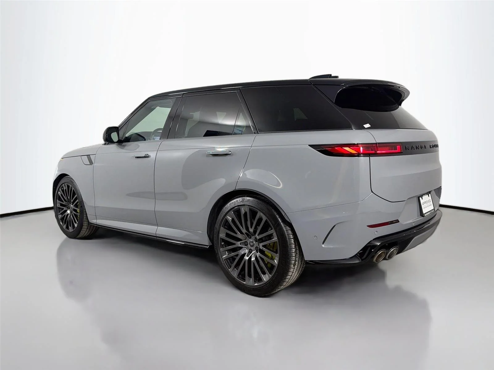 Used 2025 Marl Grey in Gloss finish Land Rover SV Edition Two image 7