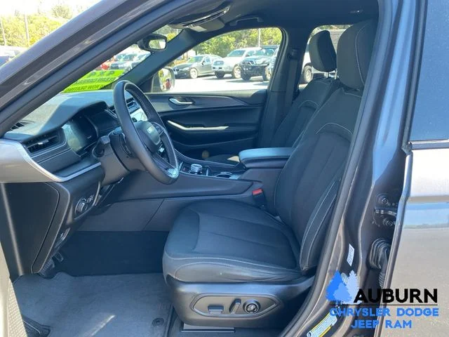 Used 2024 Gray Jeep Laredo image 28