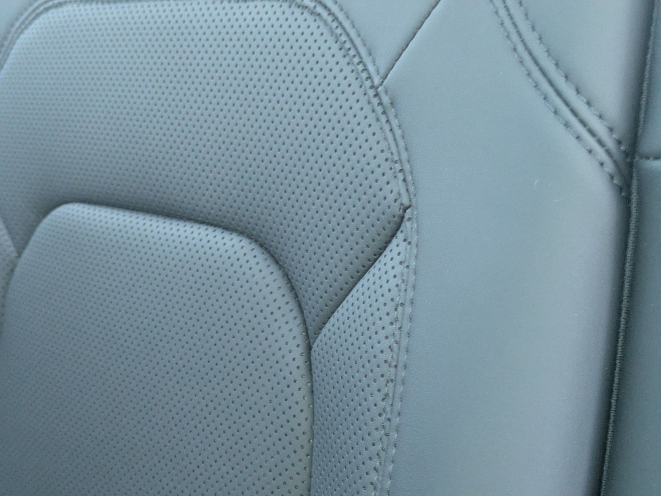 Used 2025 Fuji White Land Rover 110 P300 S image 25