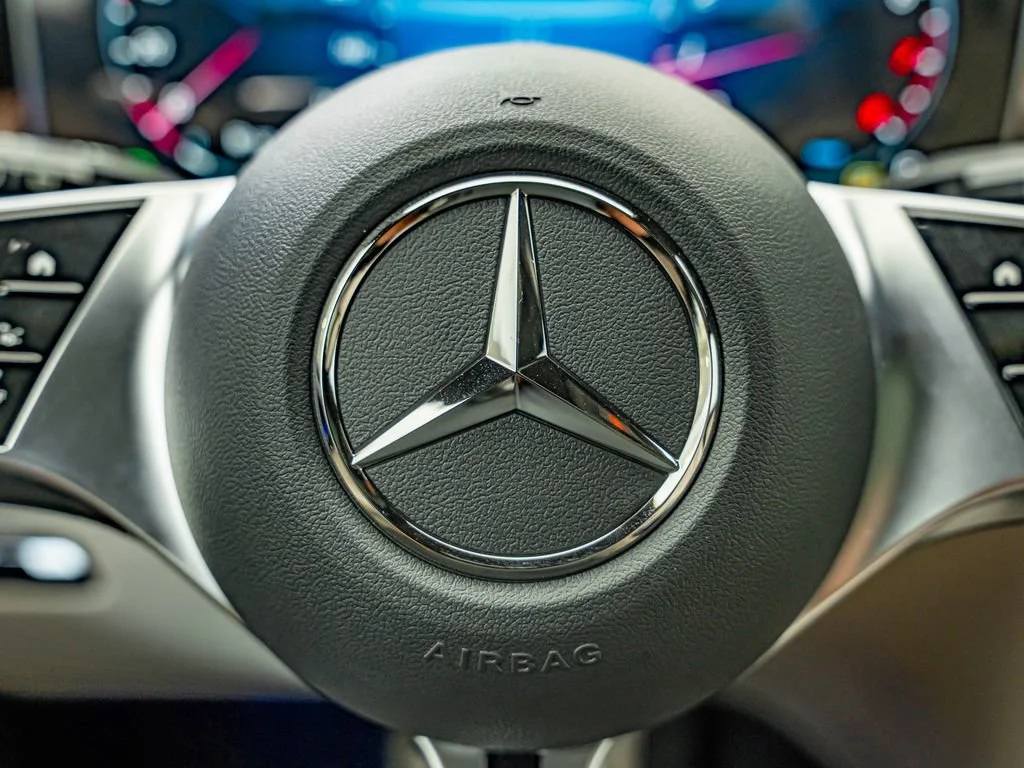 New 2027 Polar White Mercedes-Benz GLC 300 image 22