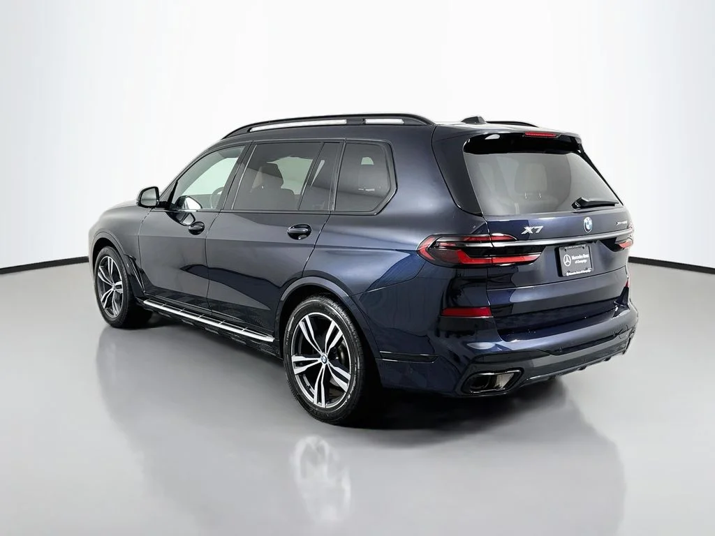 Used 2026 Black BMW xDrive40i image 5