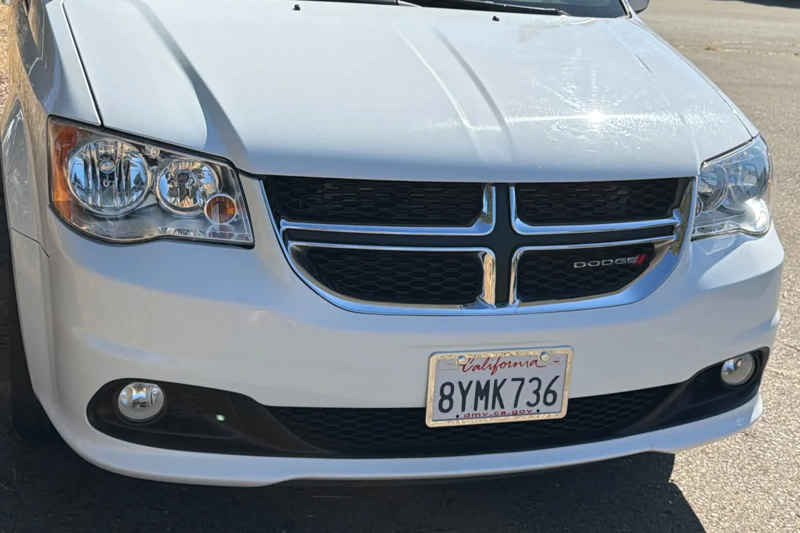 Used 2019 White Knuckle Clearcoat Dodge SXT image 9