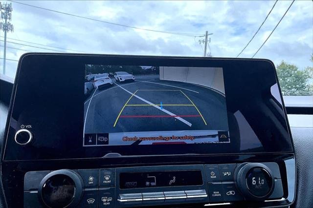 Certified Used 2025 WIND CHILL PEARL Toyota  image 27