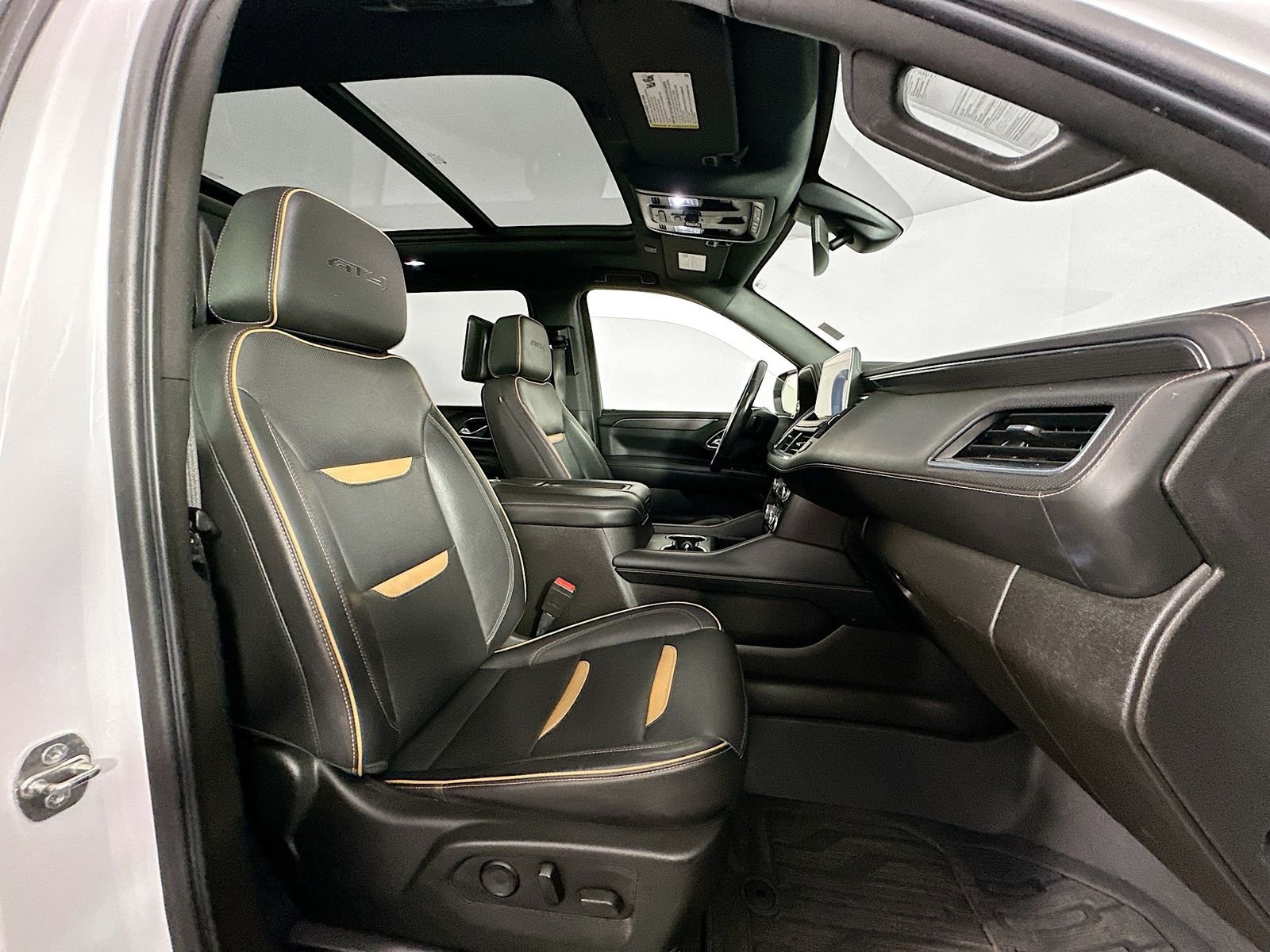 Used 2021 Summit White GMC AT4 image 36