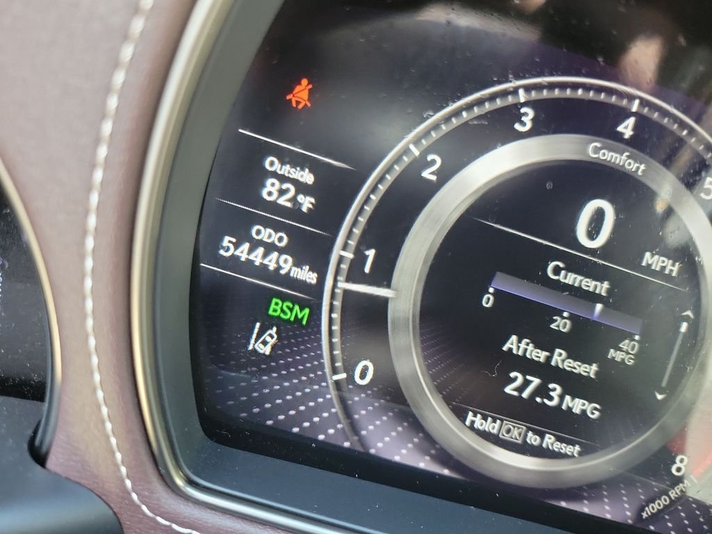 Used 2018 White Lexus 500 Base image 43