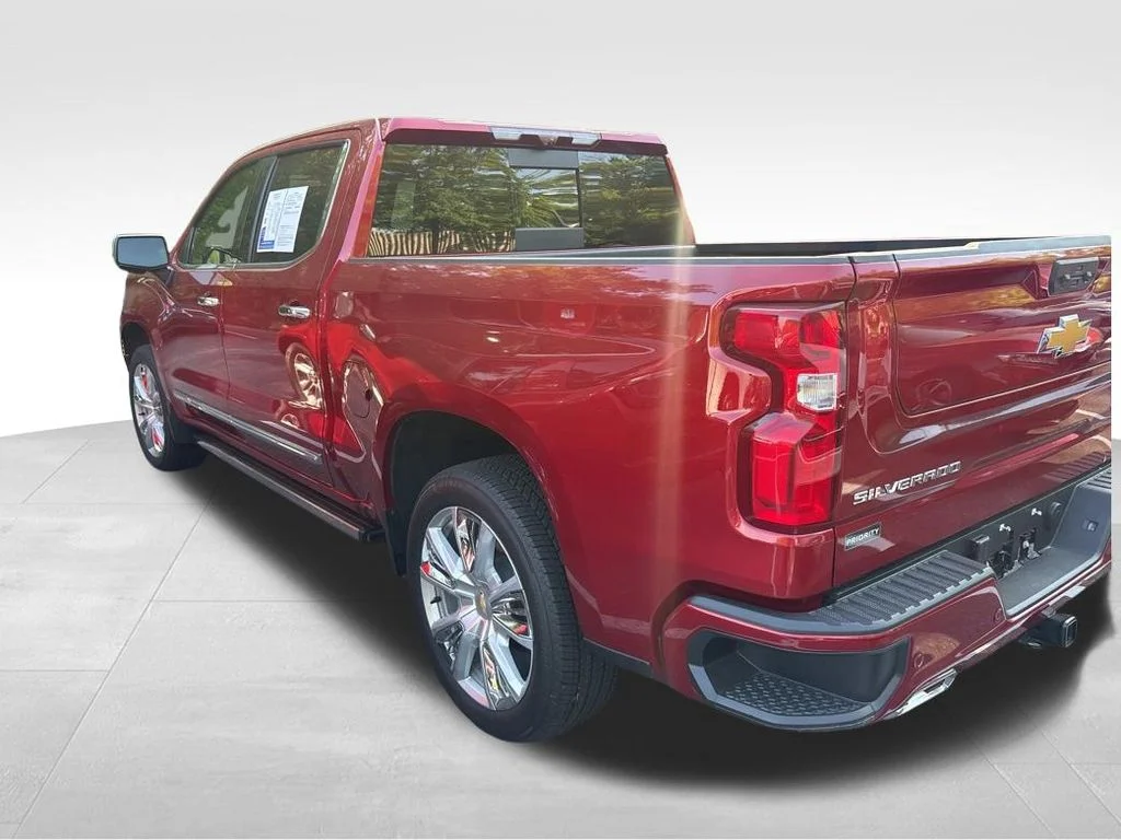 Used 2025 Red Chevrolet High Country image 12