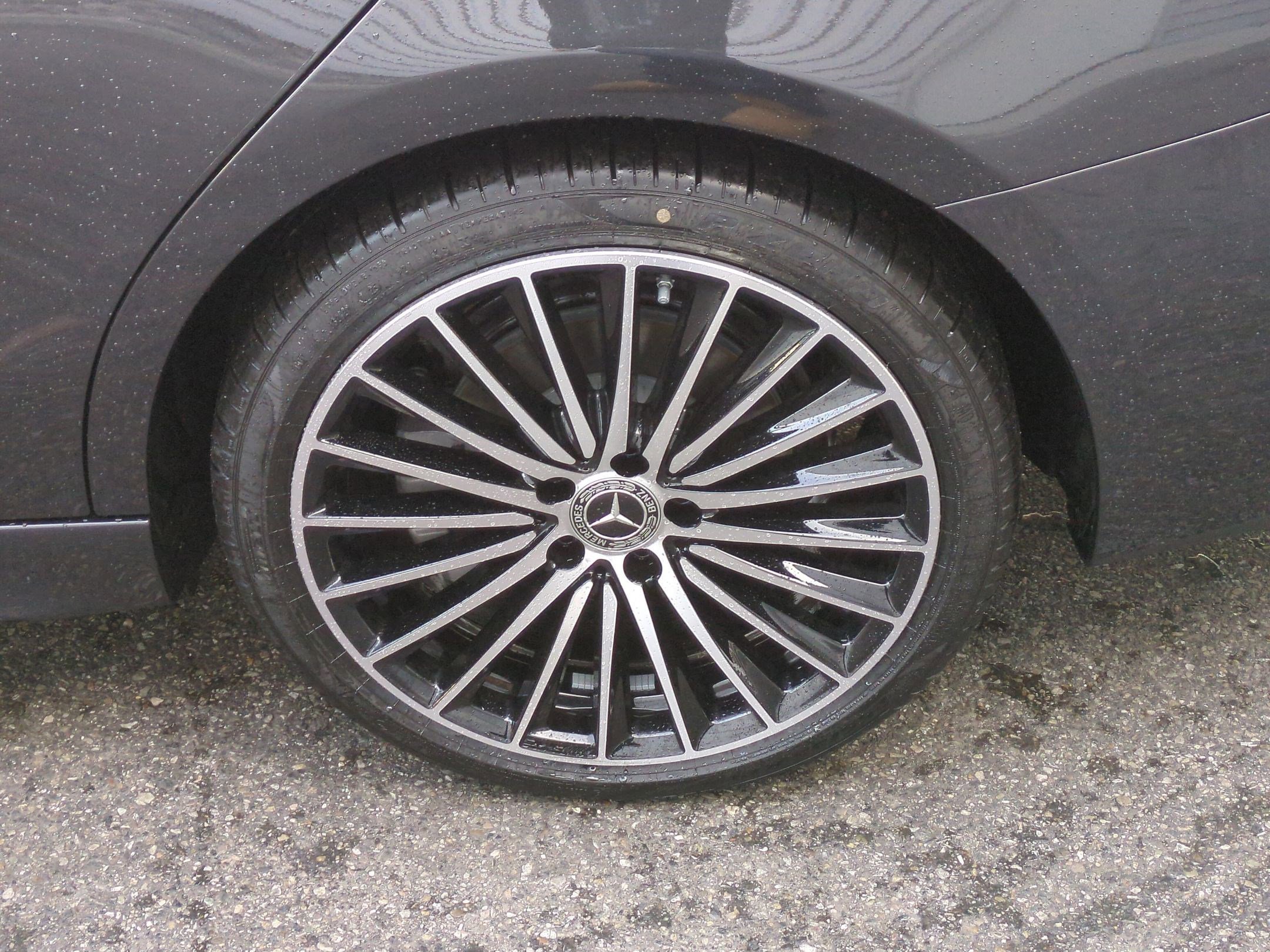 New 2026 Graphite Grey Metallic Mercedes-Benz C 300 image 32