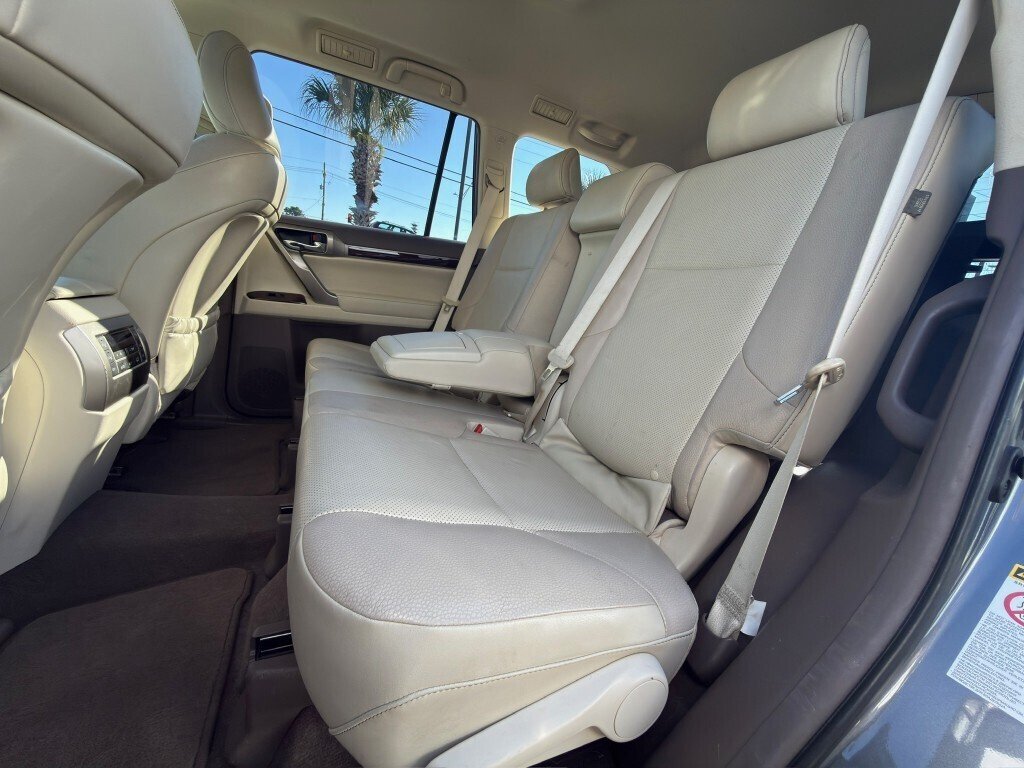 Used 2019 Nebula Gray Pearl Lexus Base image 9