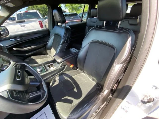 Used 2025 White Jeep Altitude X image 10