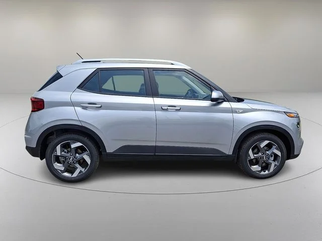 New 2026 Silver Hyundai SEL image 8