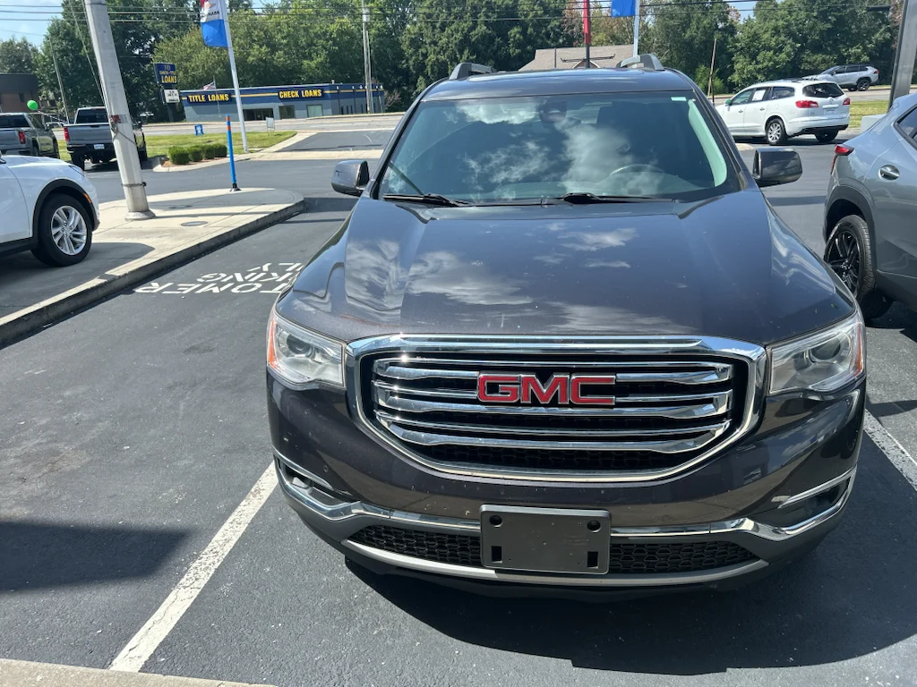 Used 2017 IRIDIUM METALLIC GMC SLT image 2
