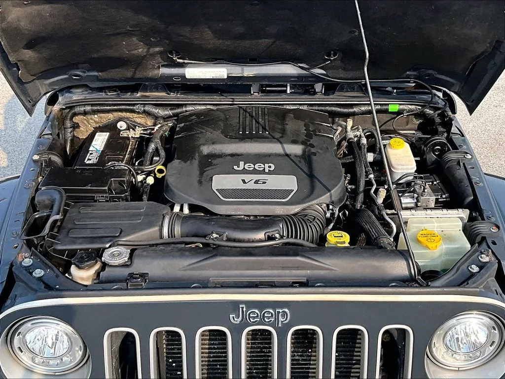 Used 2017 Black Jeep Sahara image 11