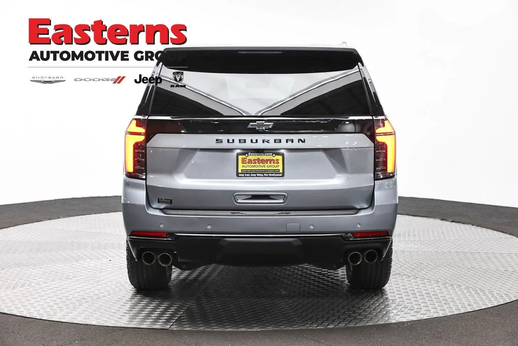 Used 2025 Gray Chevrolet Z71 image 8