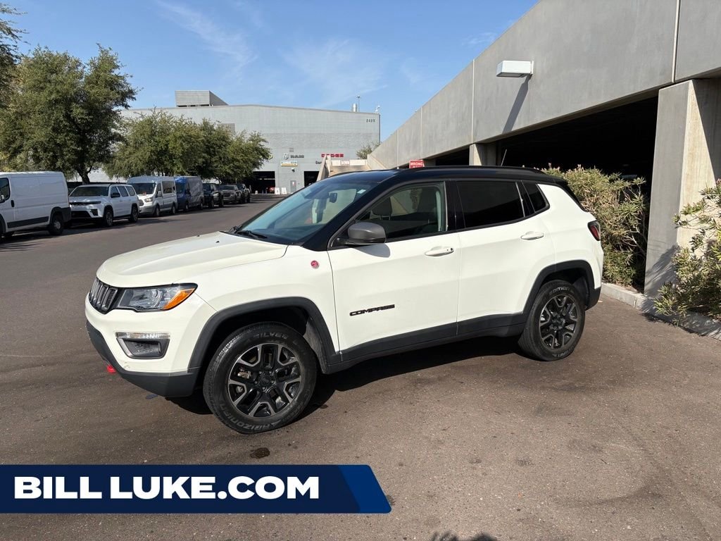 Used 2019 White Jeep Trailhawk image 1
