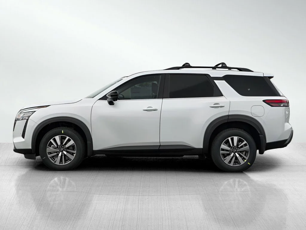 New 2026 Everest White Pearl TriCoat Nissan SL image 4