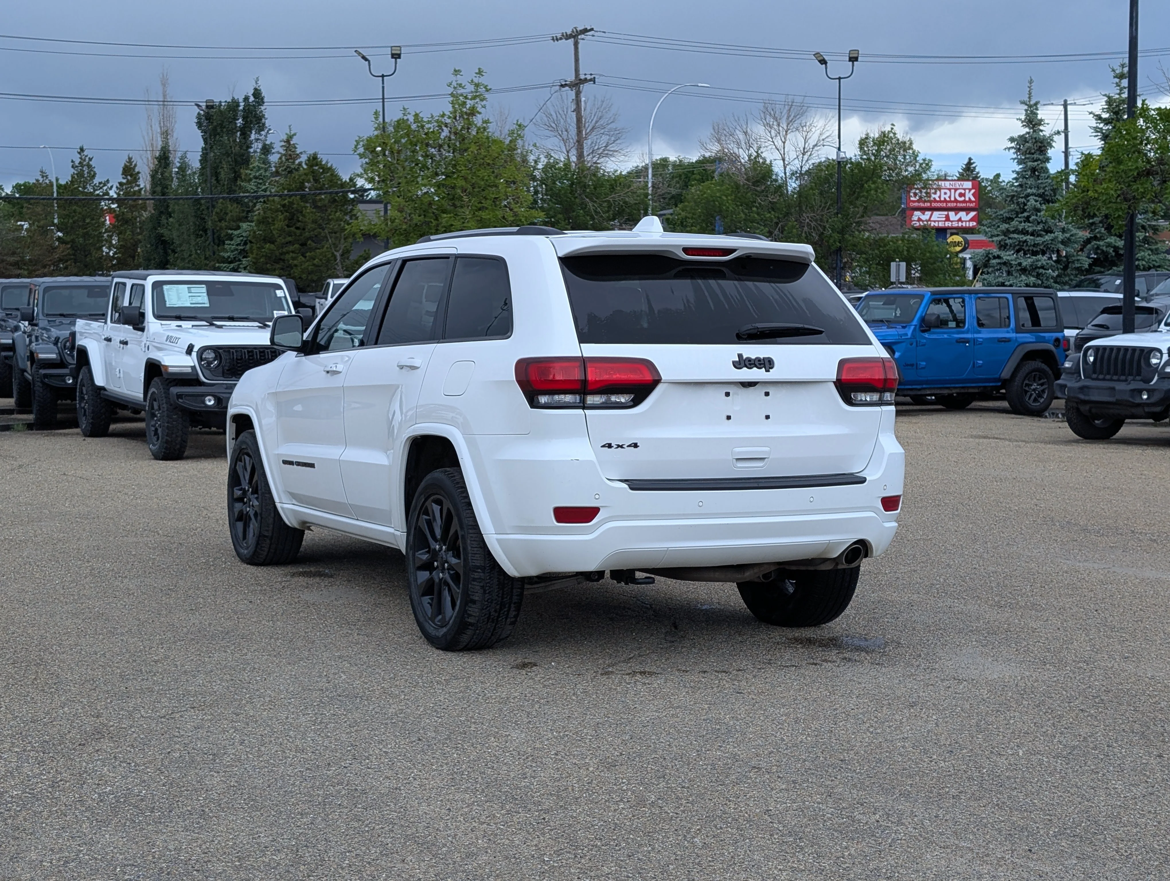 Used 2021 Bright White Jeep Altitude image 4