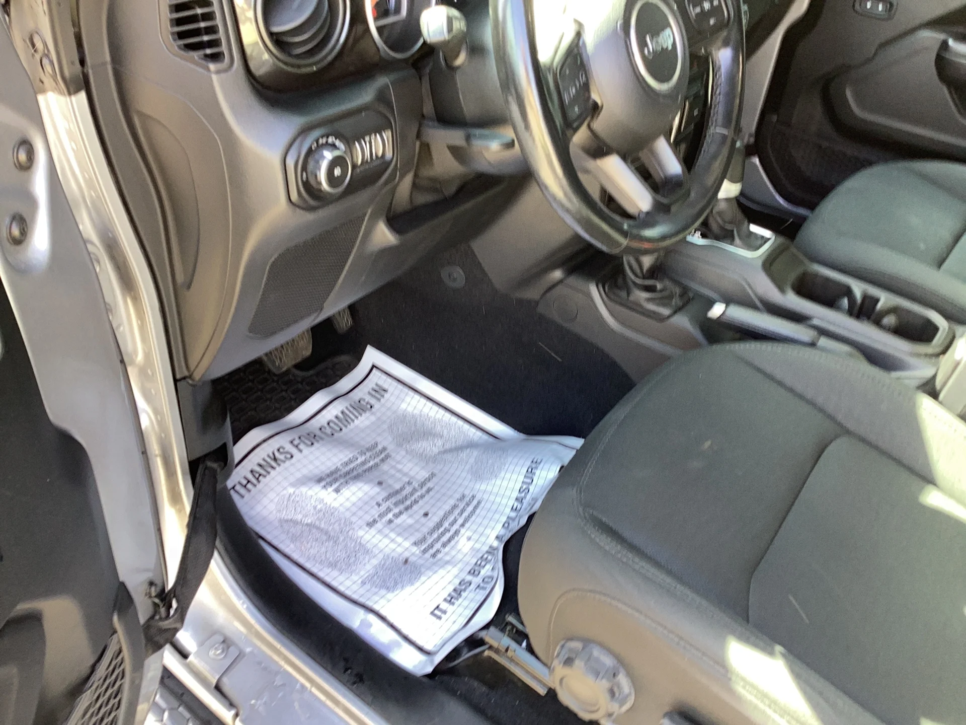 Used 2020 Billet Silver Metallic Clear Coat Jeep Altitude image 10
