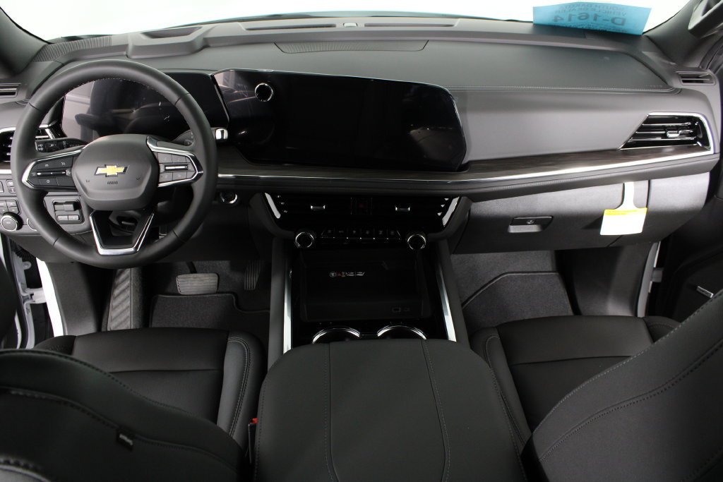 2027 Chevrolet Suburban LT - Photo 29
