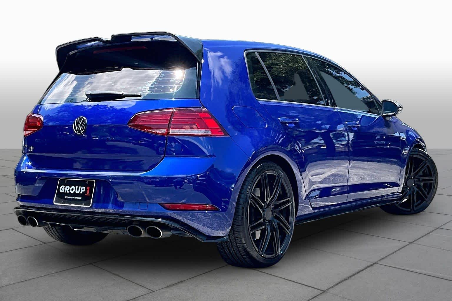 Used 2018 Lapiz Blue Metallic Volkswagen  image 13