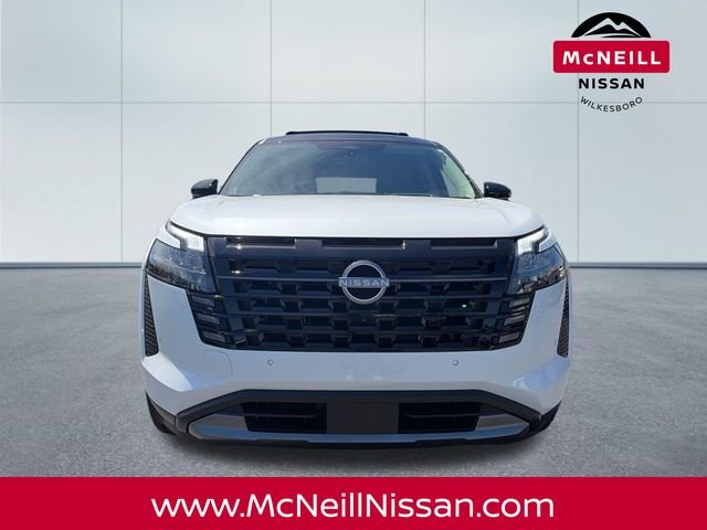 New 2026 Everest White Pearl TriCoat / Super Black Two-tone Nissan Platinum image 2