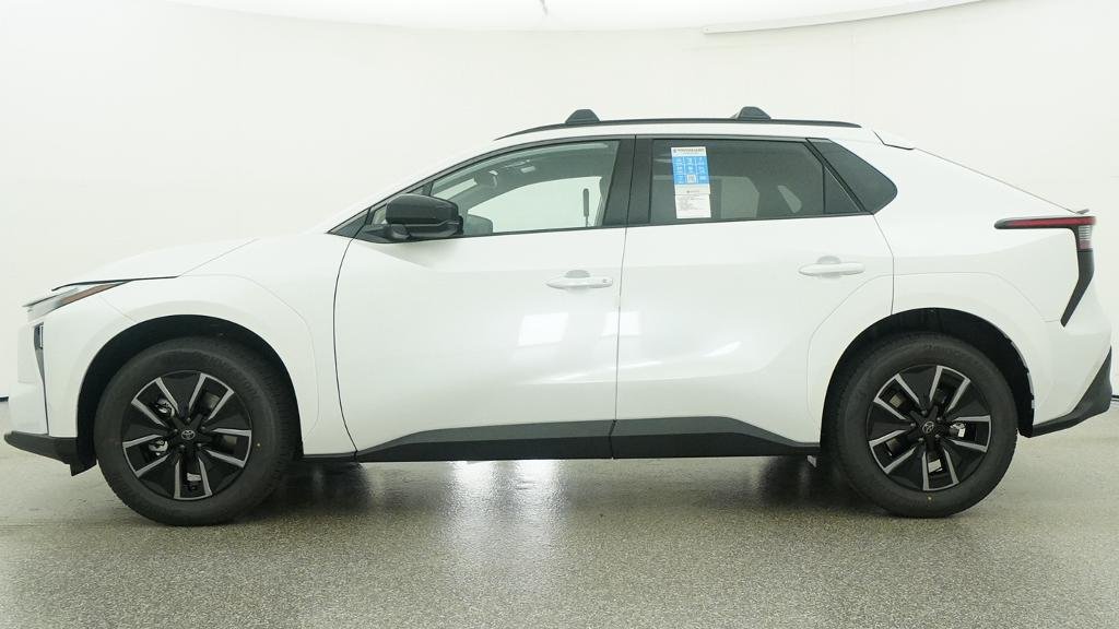 New 2026 Wind Chill Pearl Toyota XLE image 28