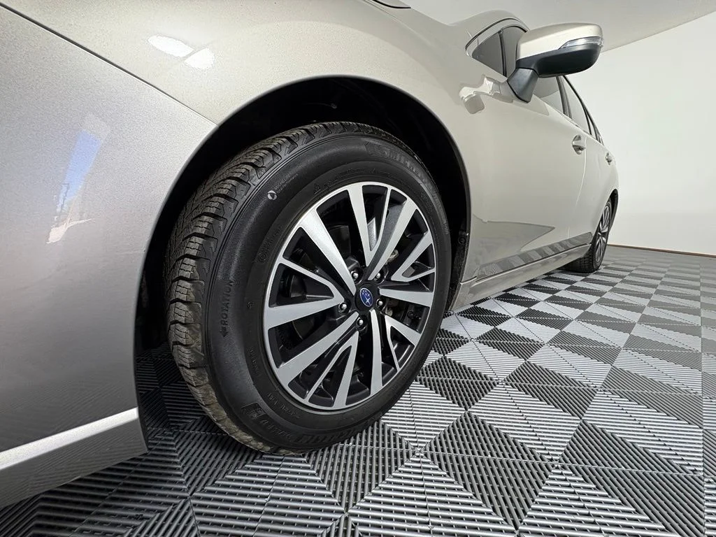 Used 2018 Gray Subaru 2.5i image 14