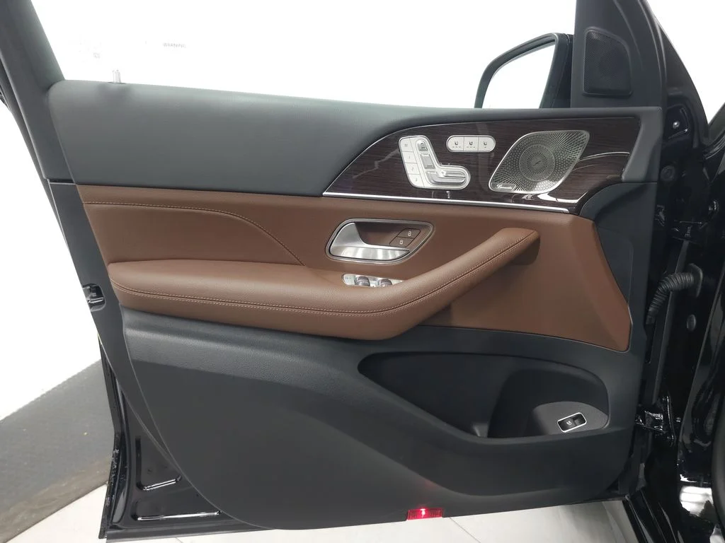 Used 2026 Black Mercedes-Benz GLS 450 image 5